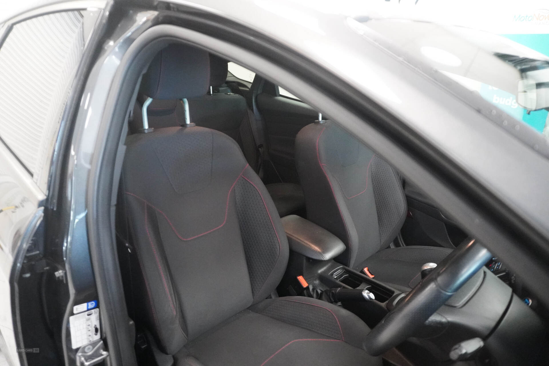 May 2018 Ford Focus 1.0 EcoBoost 140 ST-Line Navigation 5dr