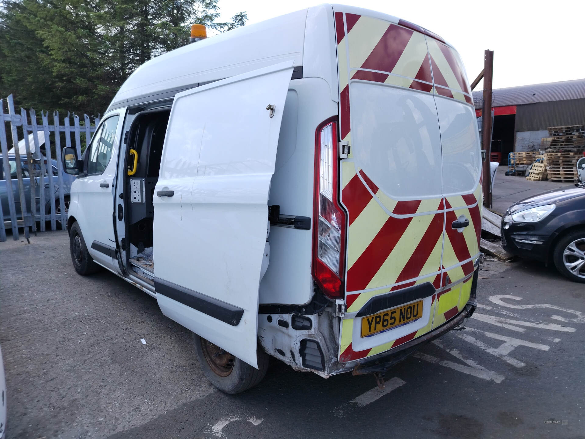 Feb 2016 Ford Transit Custom 2.2 TDCi 100ps Low Roof Van
