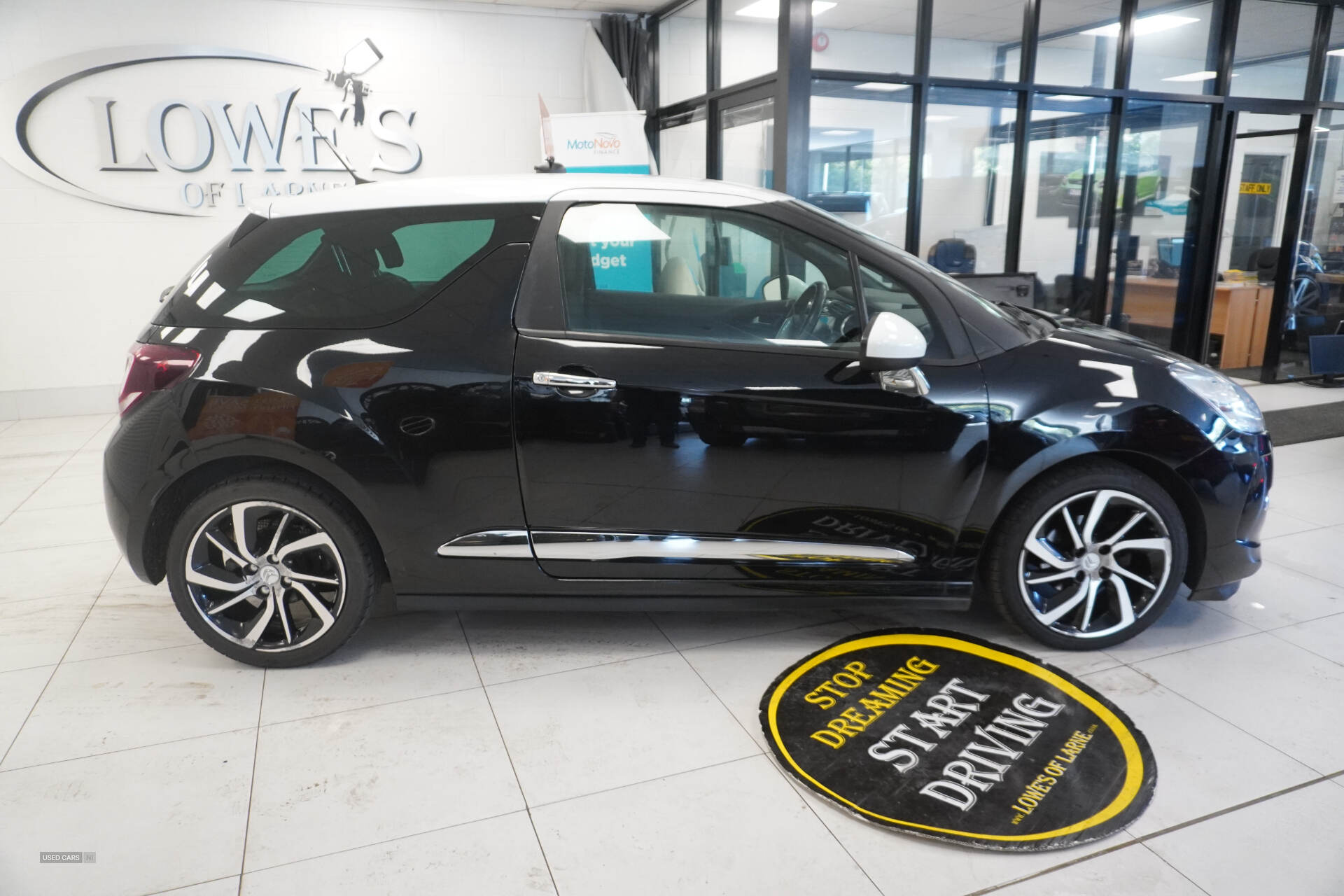 Sep 2015 Citroen DS3 1.6 e-HDi Airdream DStyle Plus 3dr