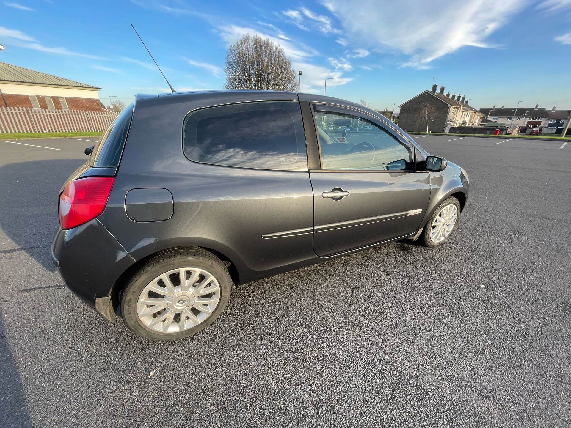 Oct 2007 Renault Clio 1.2 16V Rip Curl 3dr