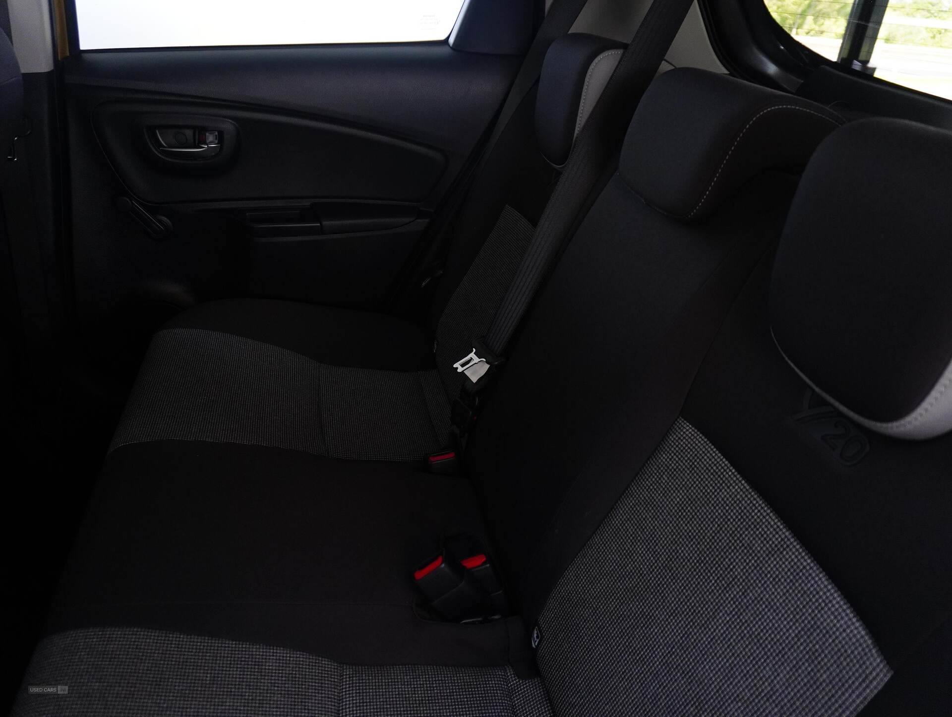 Jan 2019 Toyota Yaris 1.5 Hybrid Y20 5dr CVT [Bi-tone]