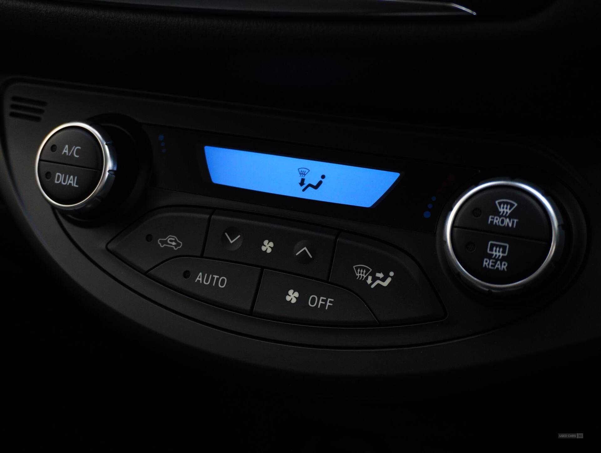 Jan 2019 Toyota Yaris 1.5 Hybrid Y20 5dr CVT [Bi-tone]