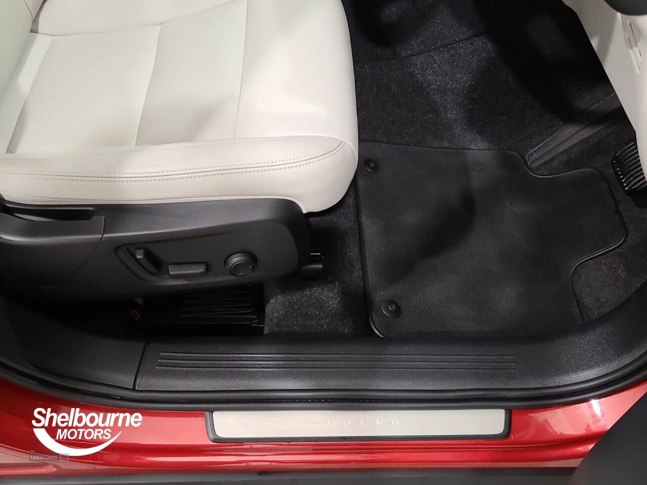 Nov 2020 Volvo XC40 2.0 B4P Inscription 5dr AWD Auto