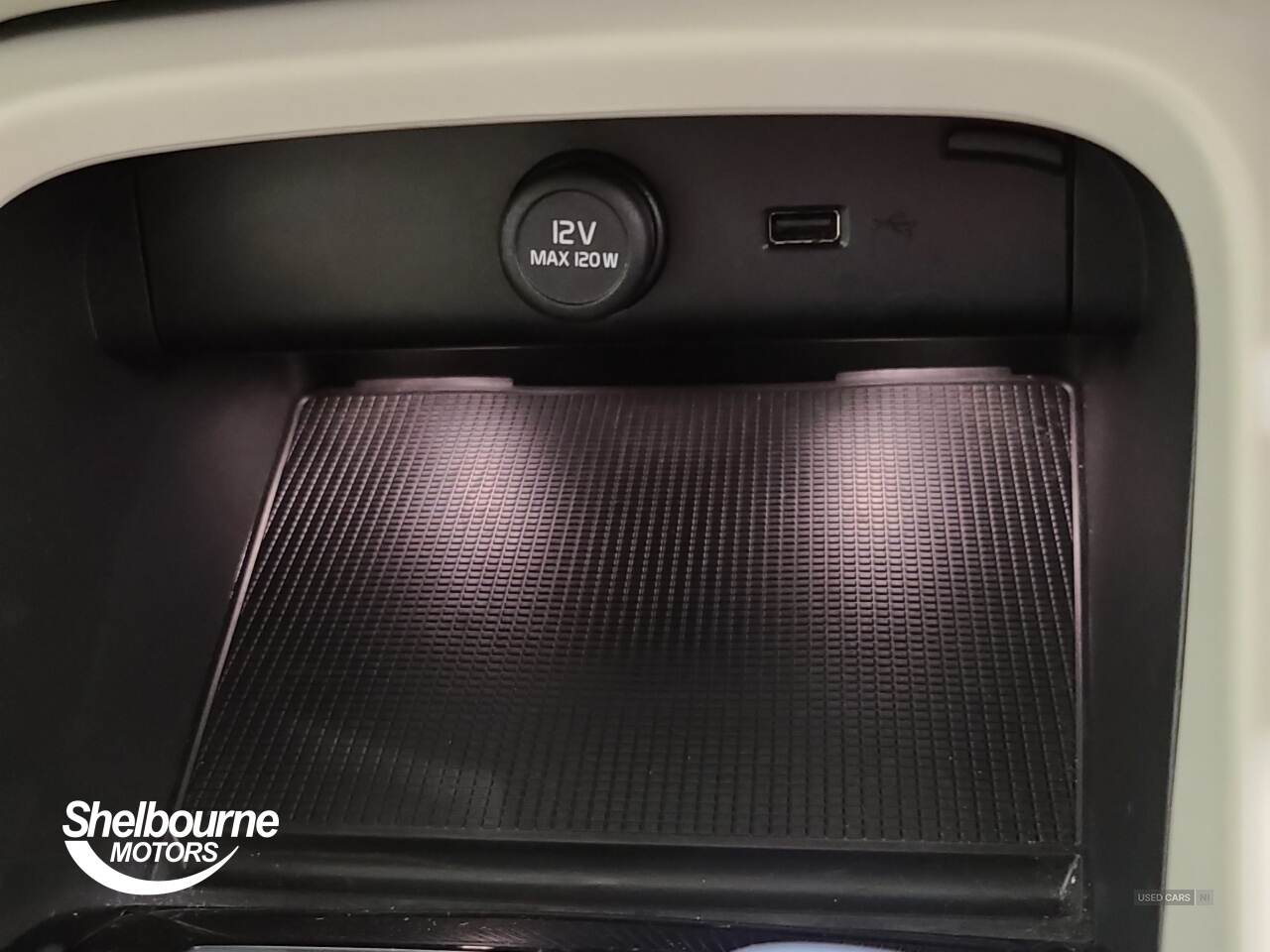 Nov 2020 Volvo XC40 2.0 B4P Inscription 5dr AWD Auto