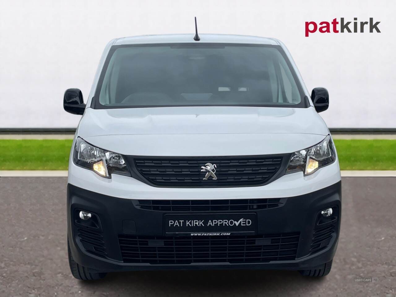 Jan 2022 Peugeot Partner 1000 1.5 BlueHDi 100 Professional Prem Van [6 Spd]