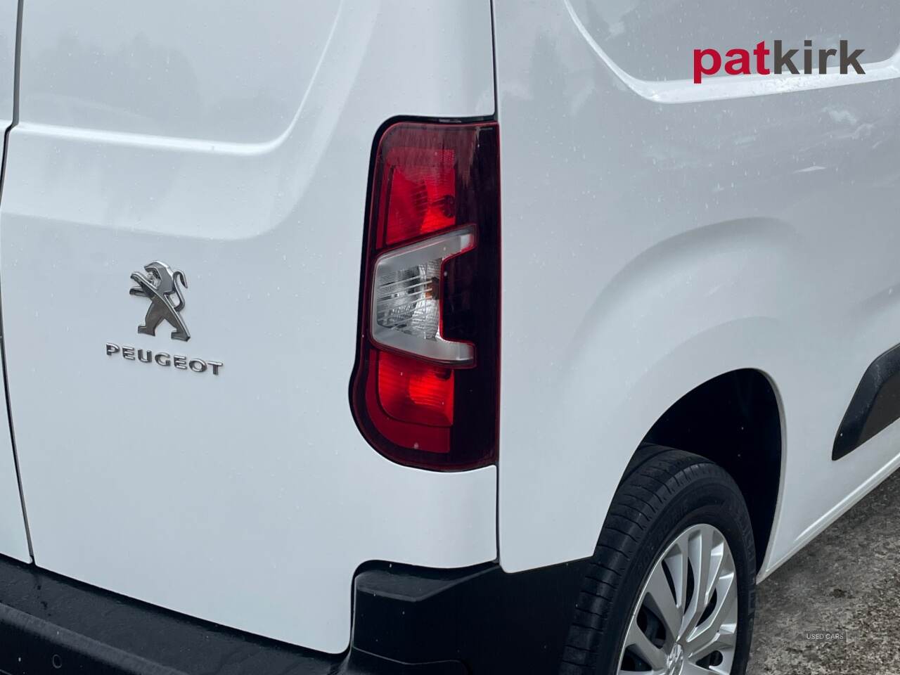 Jan 2022 Peugeot Partner 1000 1.5 BlueHDi 100 Professional Prem Van [6 Spd]
