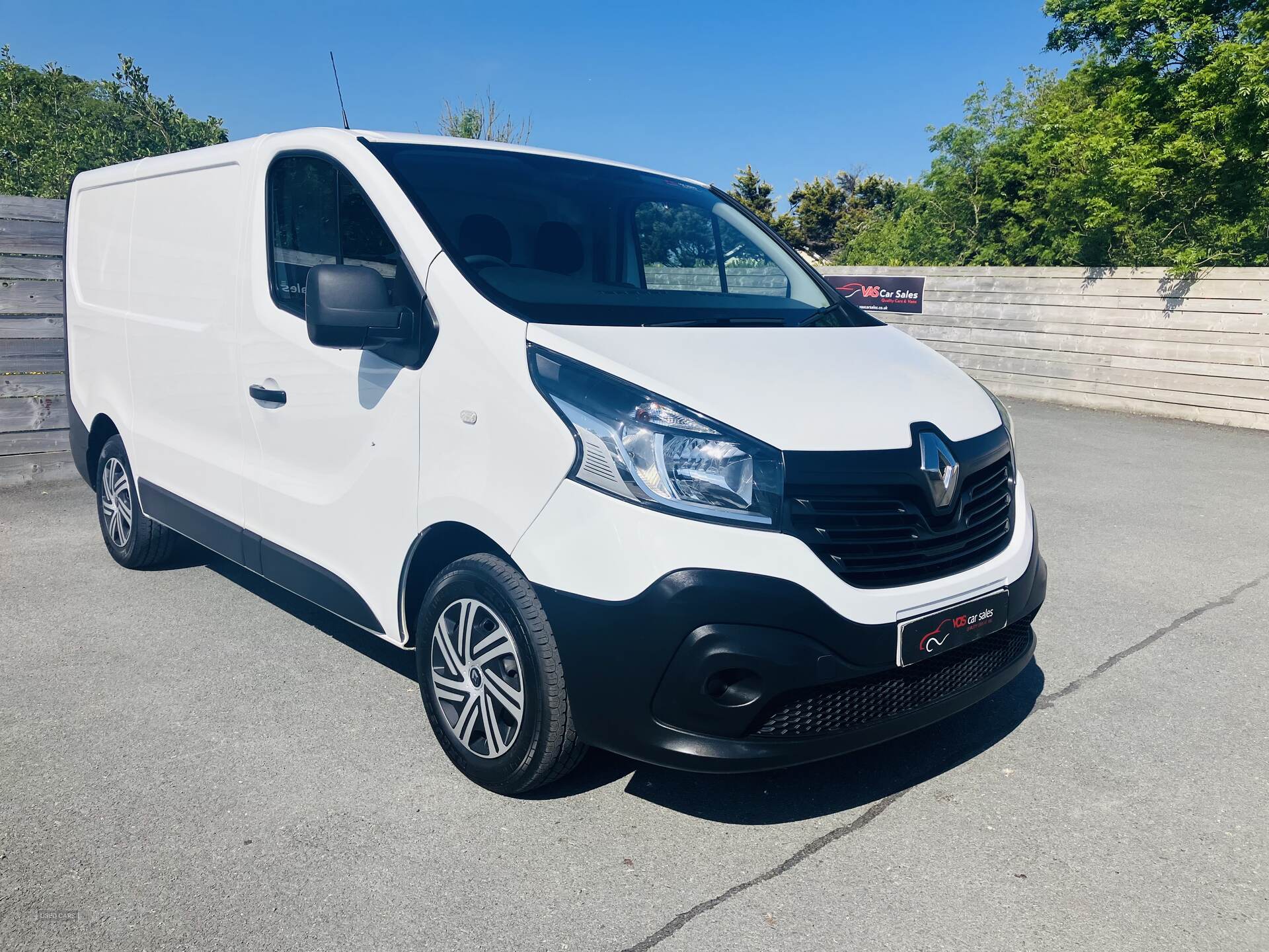 Renault Trafic SWB DIESEL in Down