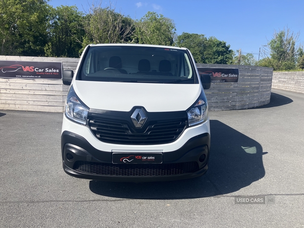 Renault Trafic SWB DIESEL in Down