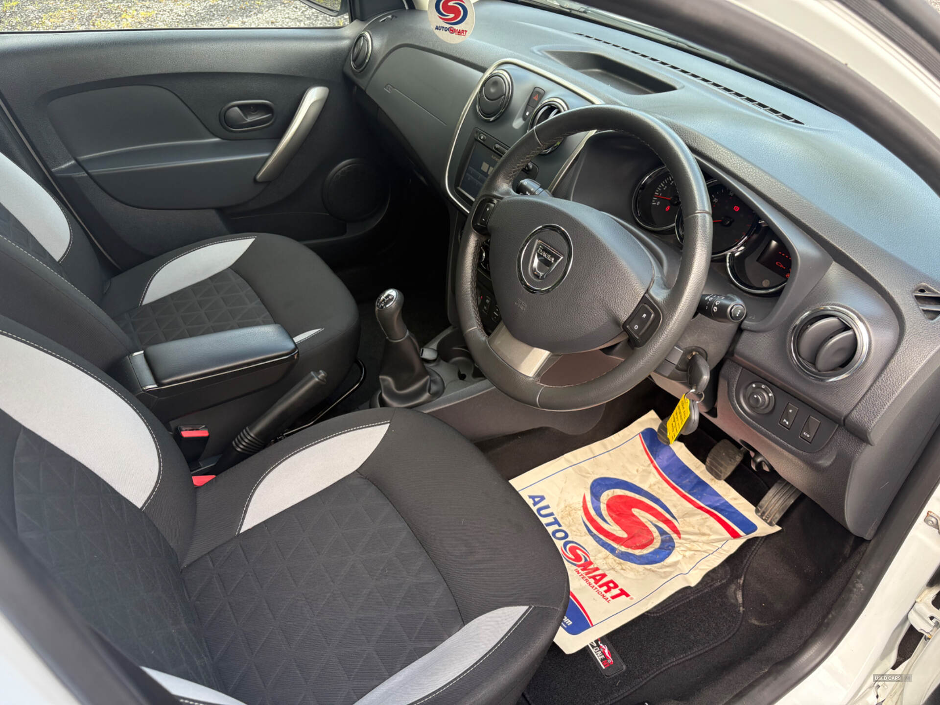 Nov 2015 Dacia Sandero Stepway 1.5 dCi Laureate 5dr
