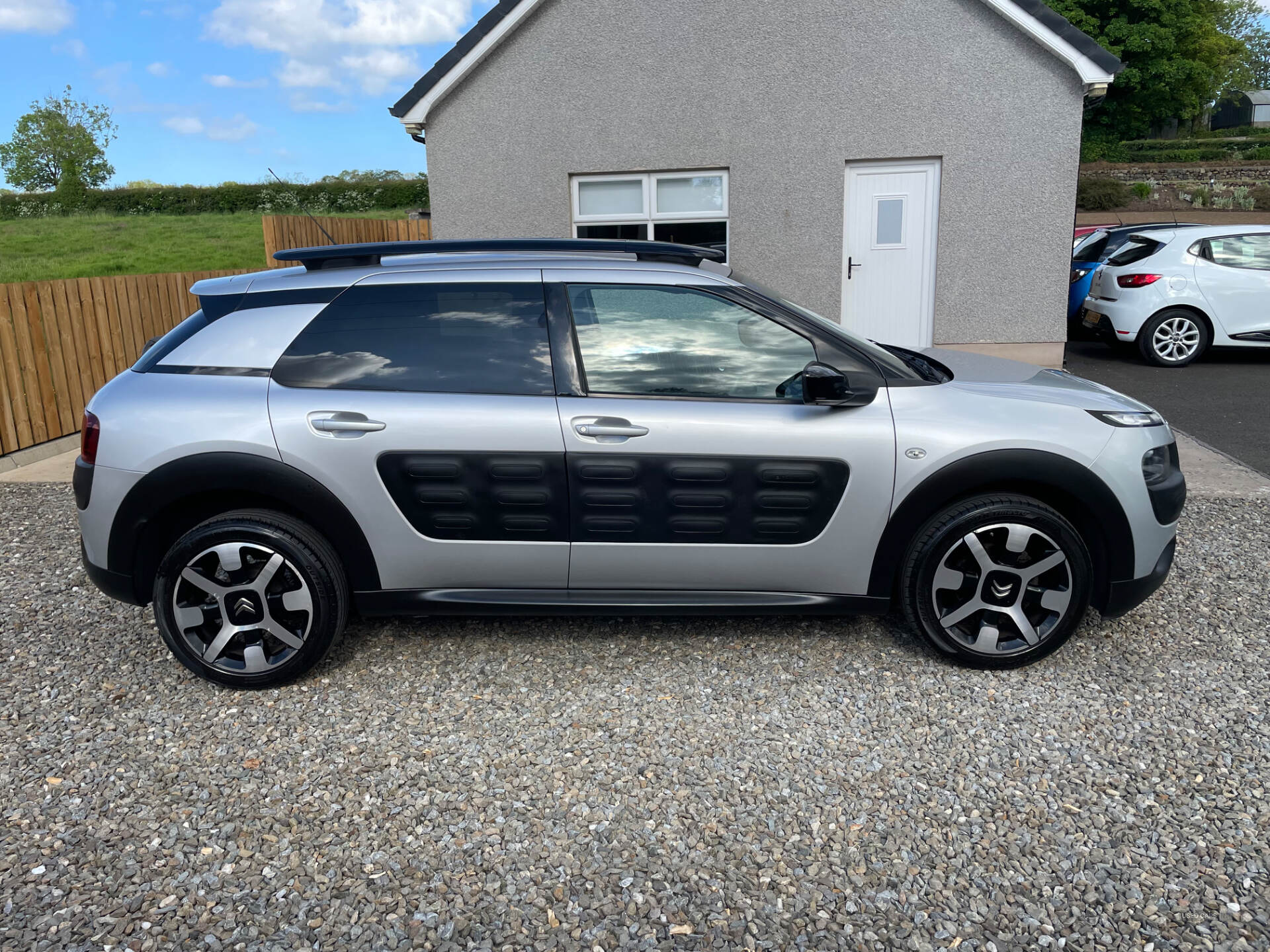 Sep 2015 Citroen C4 Cactus 1.6 BlueHDi Flair 5dr