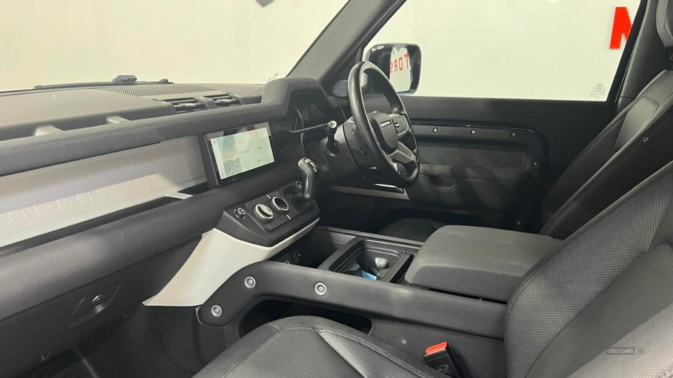 Sep 2022 Land Rover Defender 3.0 D250 X-Dynamic SE 90 3dr Auto