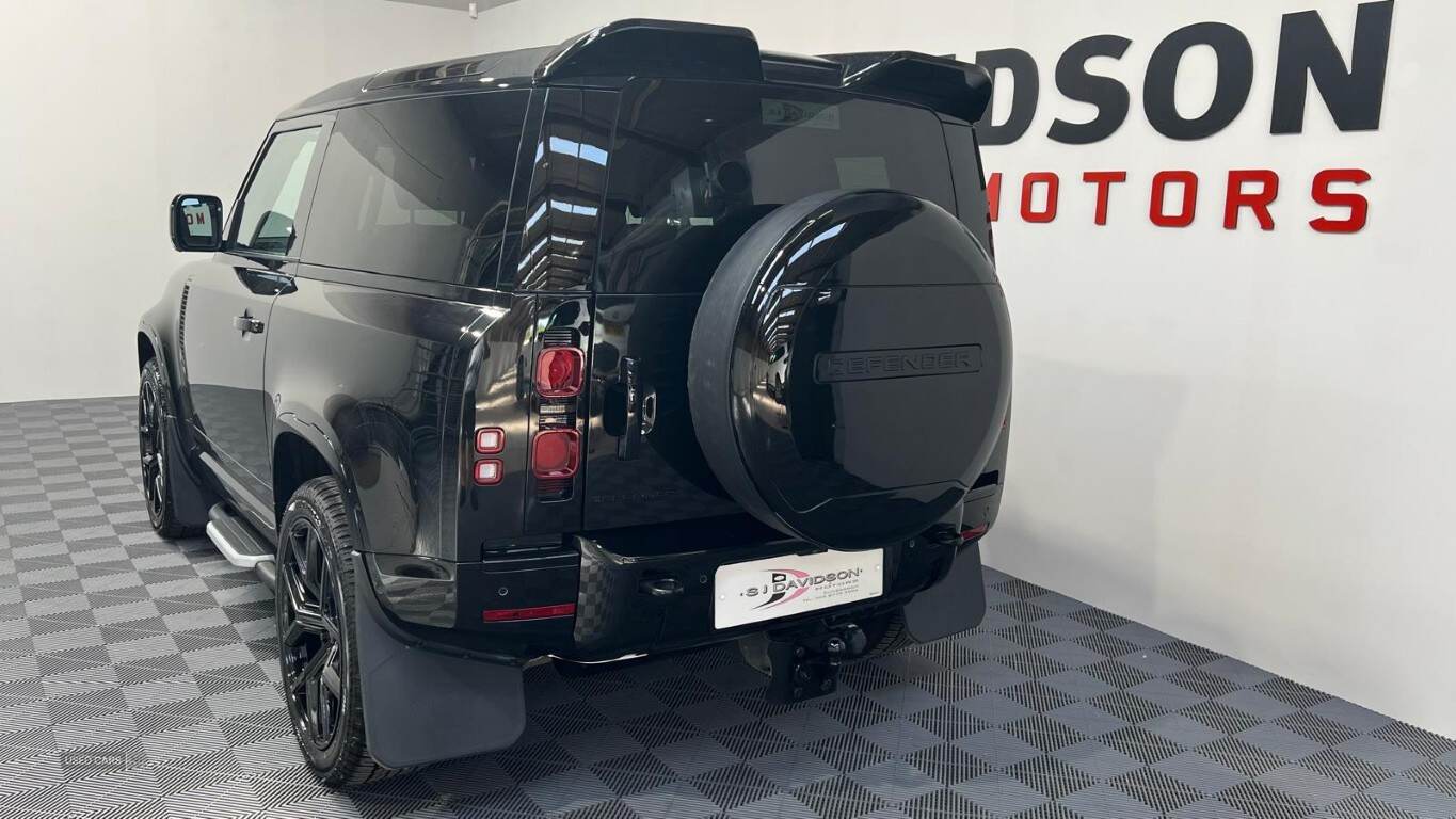 Sep 2022 Land Rover Defender 3.0 D250 X-Dynamic SE 90 3dr Auto