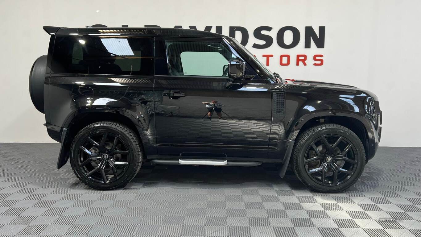 Sep 2022 Land Rover Defender 3.0 D250 X-Dynamic SE 90 3dr Auto