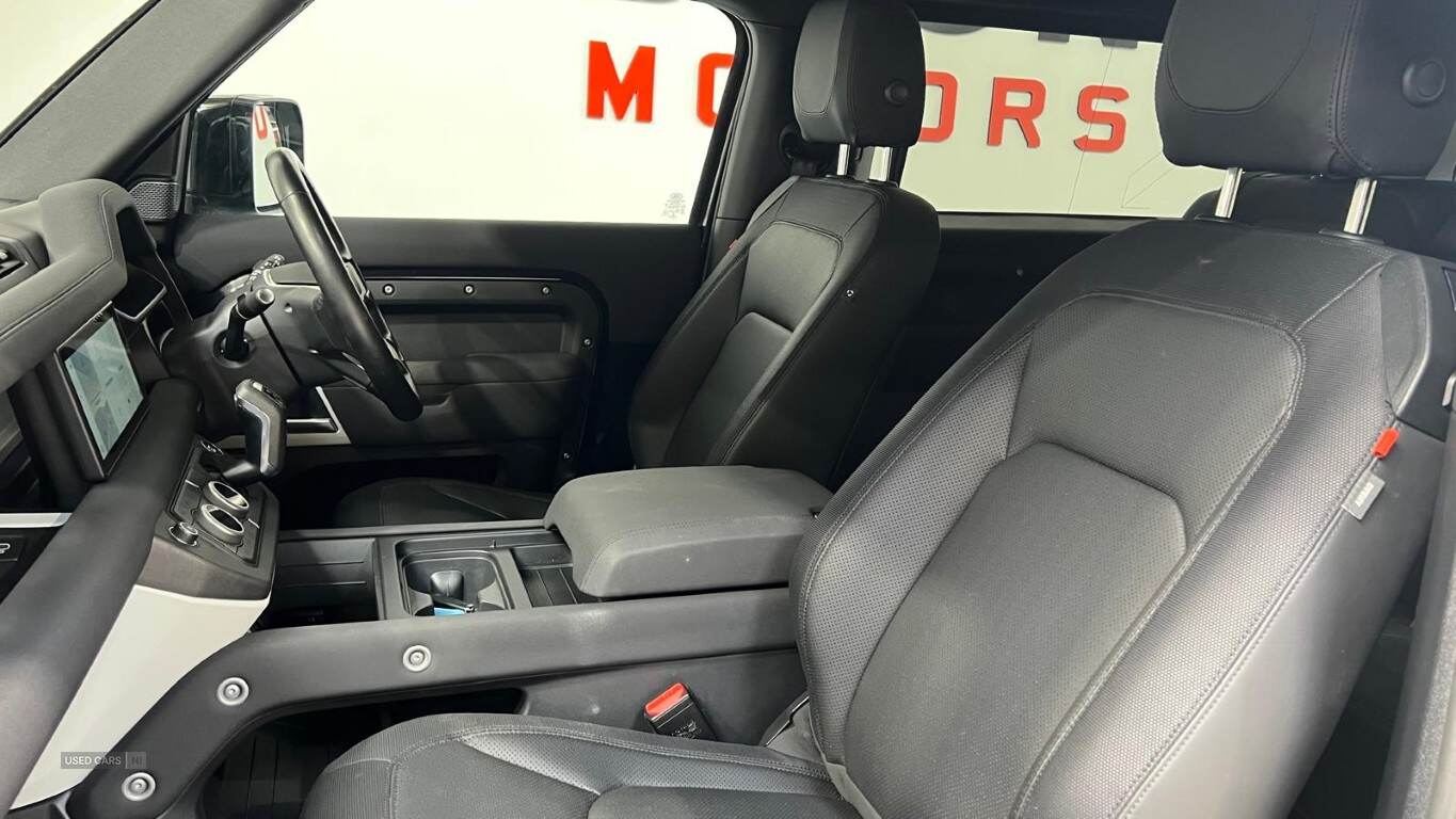 Sep 2022 Land Rover Defender 3.0 D250 X-Dynamic SE 90 3dr Auto
