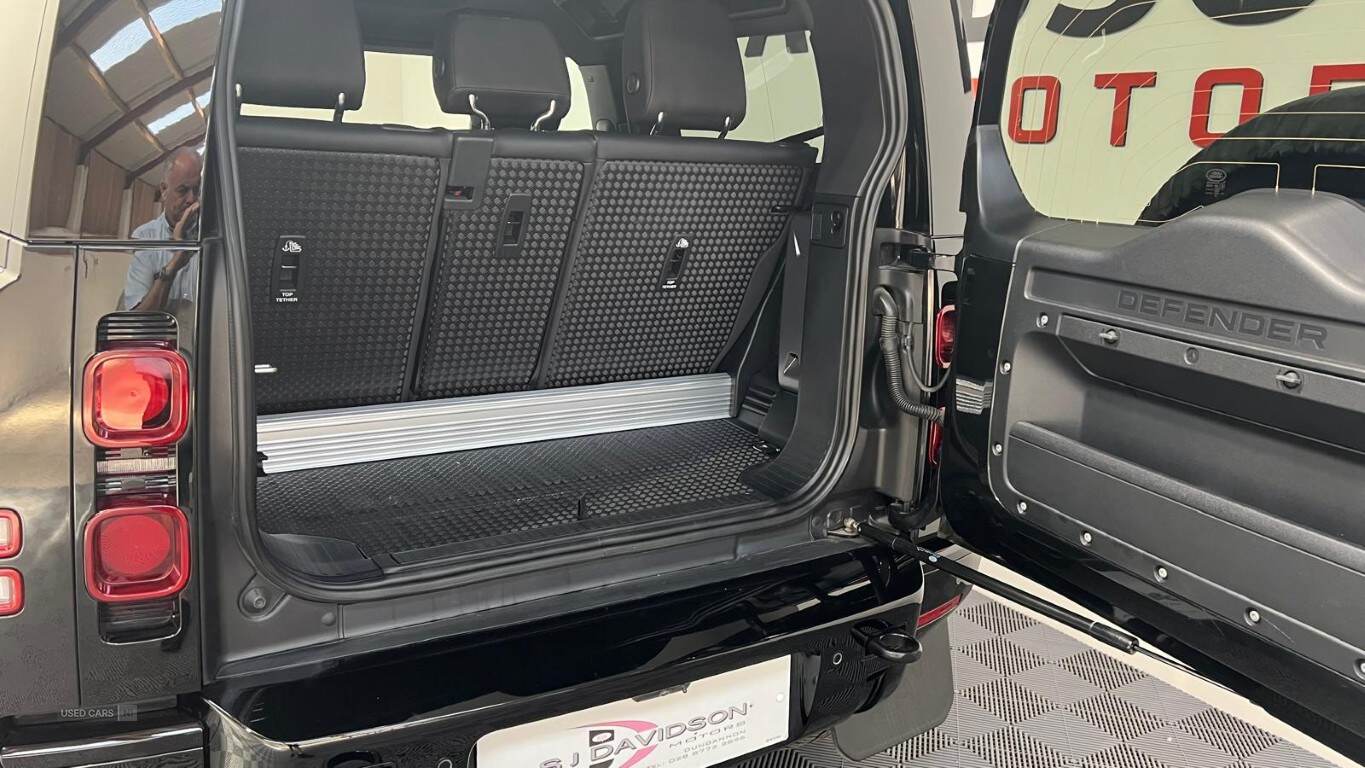 Sep 2022 Land Rover Defender 3.0 D250 X-Dynamic SE 90 3dr Auto
