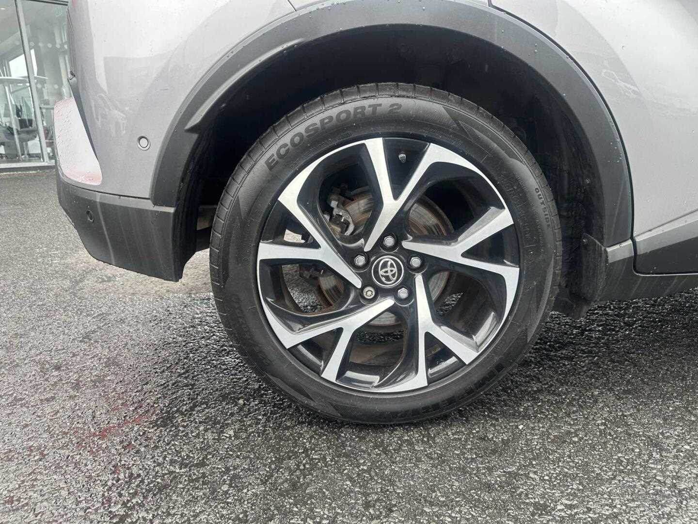 May 2018 Toyota C-HR 1.8 Hybrid Dynamic 5dr CVT