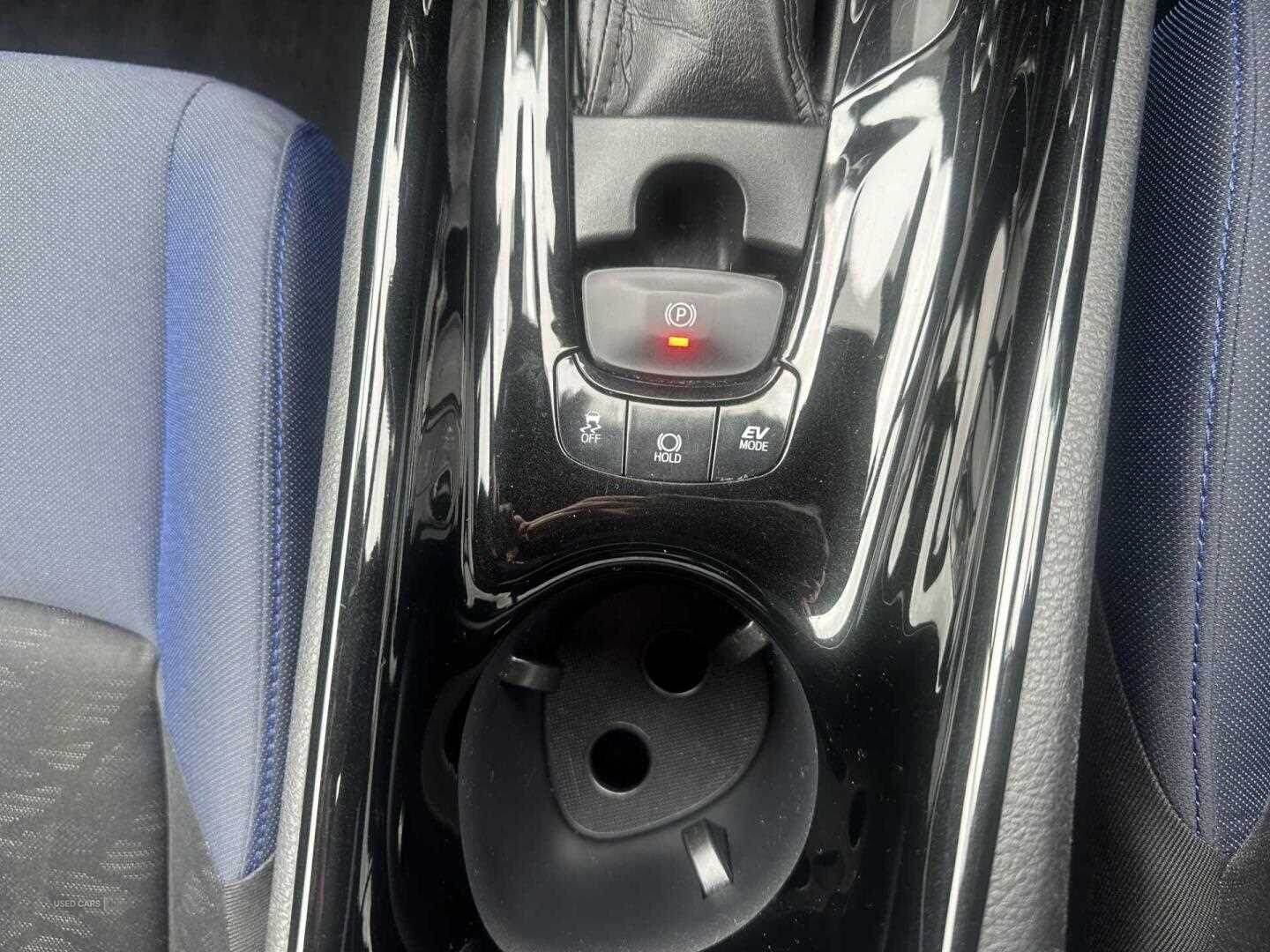 May 2018 Toyota C-HR 1.8 Hybrid Dynamic 5dr CVT