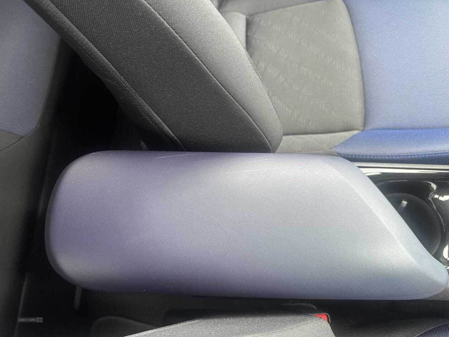 May 2018 Toyota C-HR 1.8 Hybrid Dynamic 5dr CVT