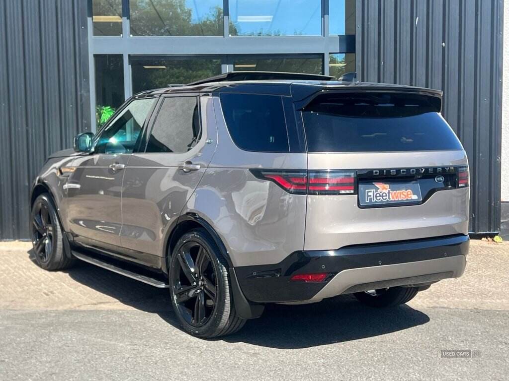 Mar 2023 Land Rover Discovery 3.0 D300 R-Dynamic SE 5dr Auto
