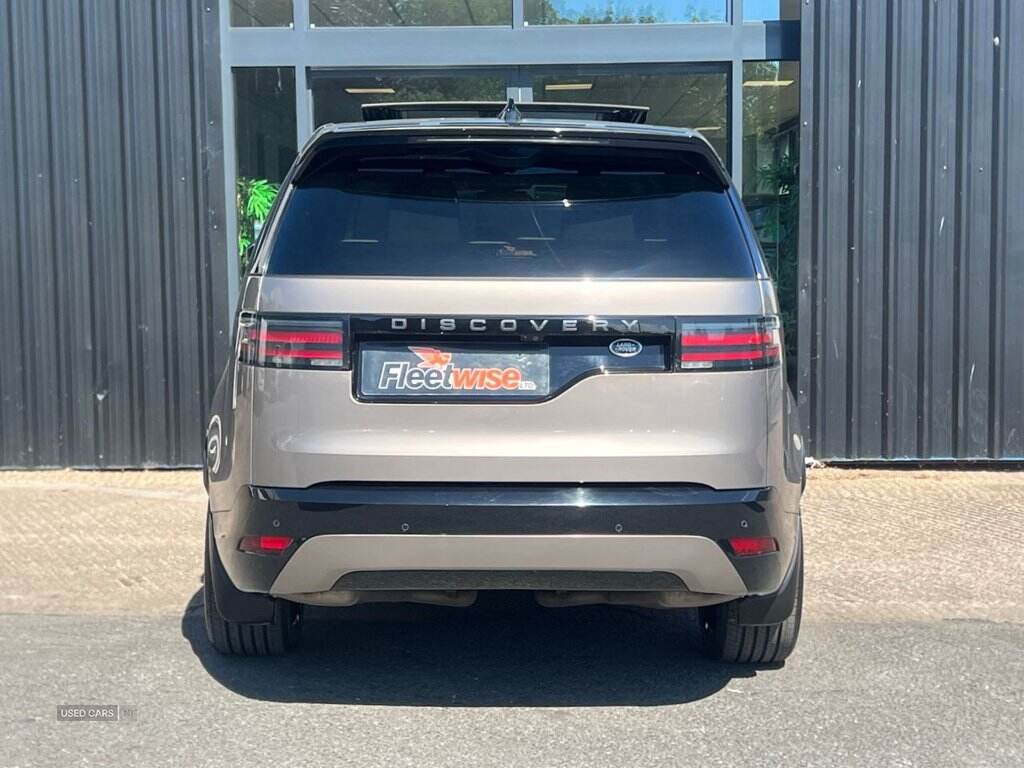 Mar 2023 Land Rover Discovery 3.0 D300 R-Dynamic SE 5dr Auto