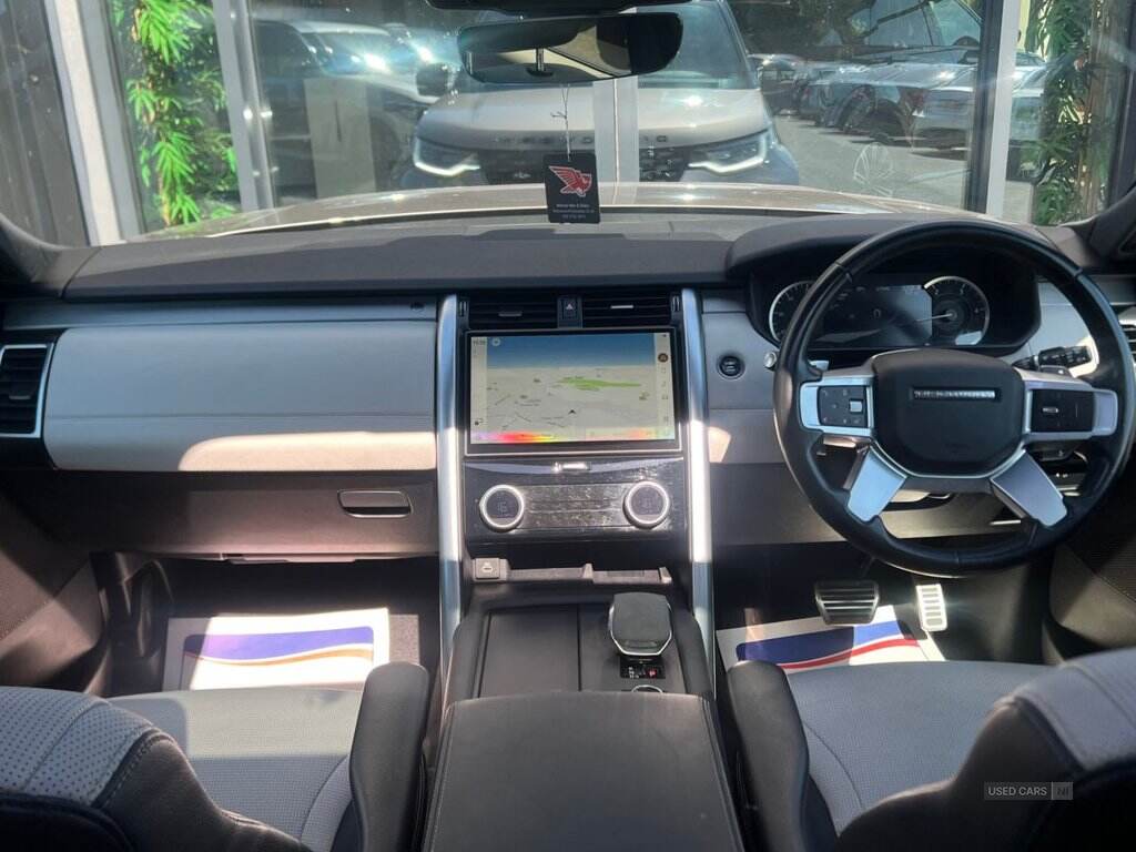 Mar 2023 Land Rover Discovery 3.0 D300 R-Dynamic SE 5dr Auto