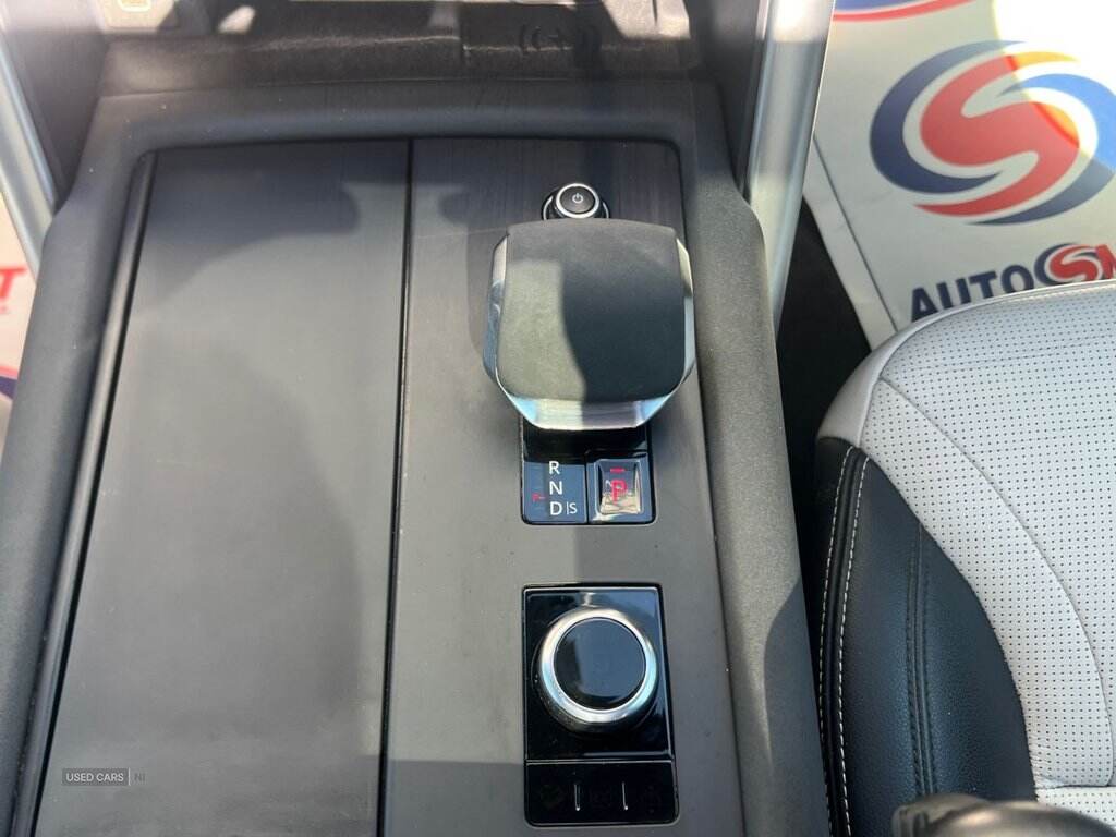 Mar 2023 Land Rover Discovery 3.0 D300 R-Dynamic SE 5dr Auto