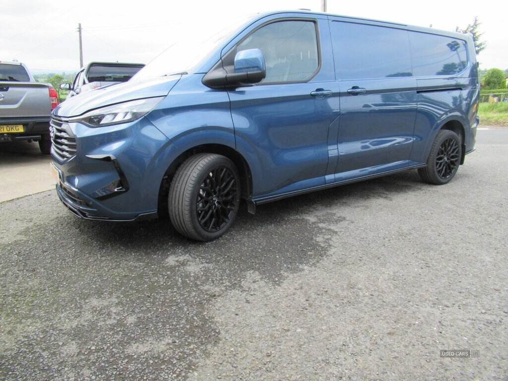Apr 2025 Ford Transit Custom 2.0 320 EcoBlue 170ps Limited Van L2 H1 Euro 6 AUTO