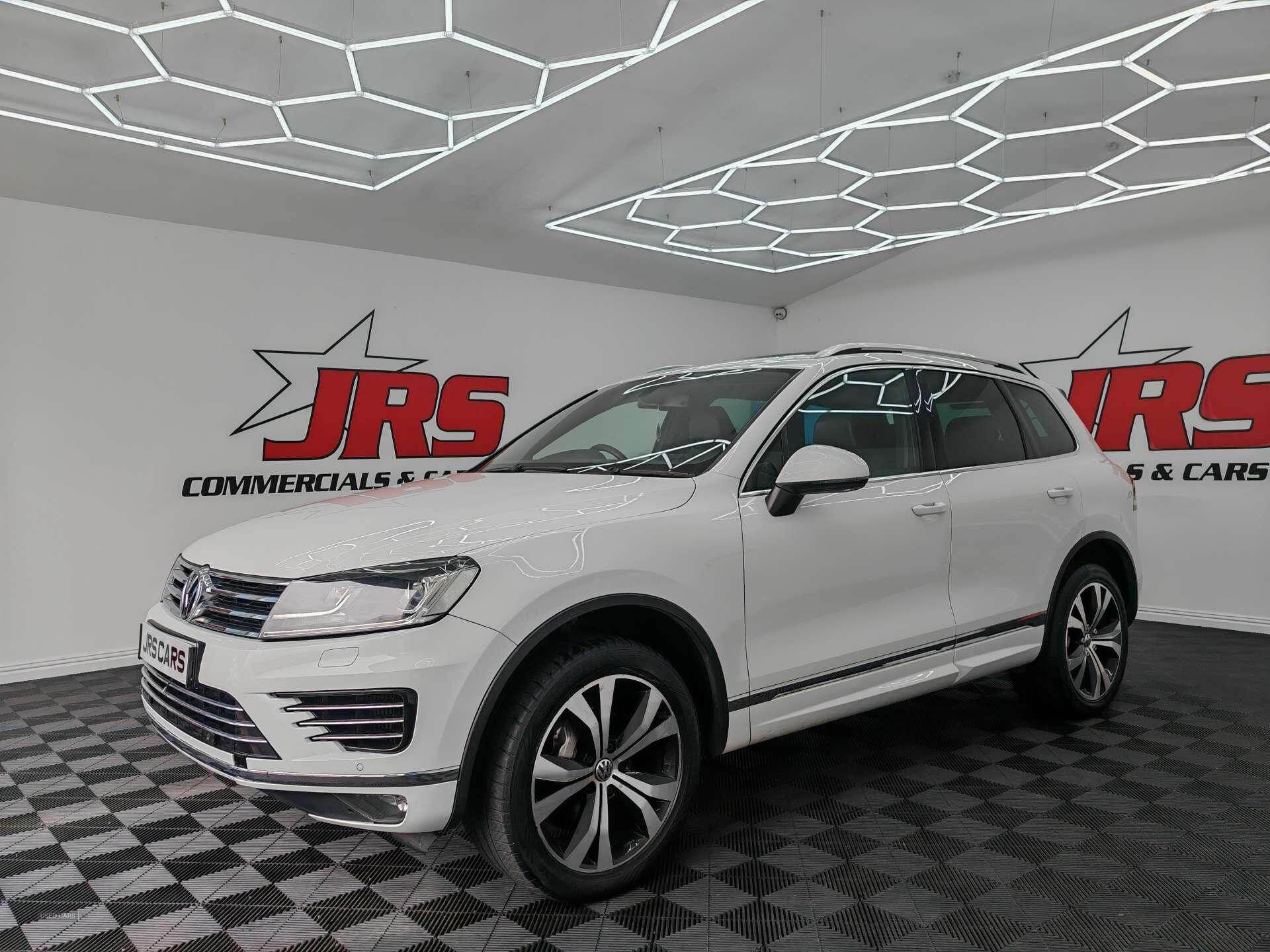 Feb 2016 Volkswagen Touareg 3.0 V6 TDI BlueMotion Tech 262 R-Line 5dr Tip Auto