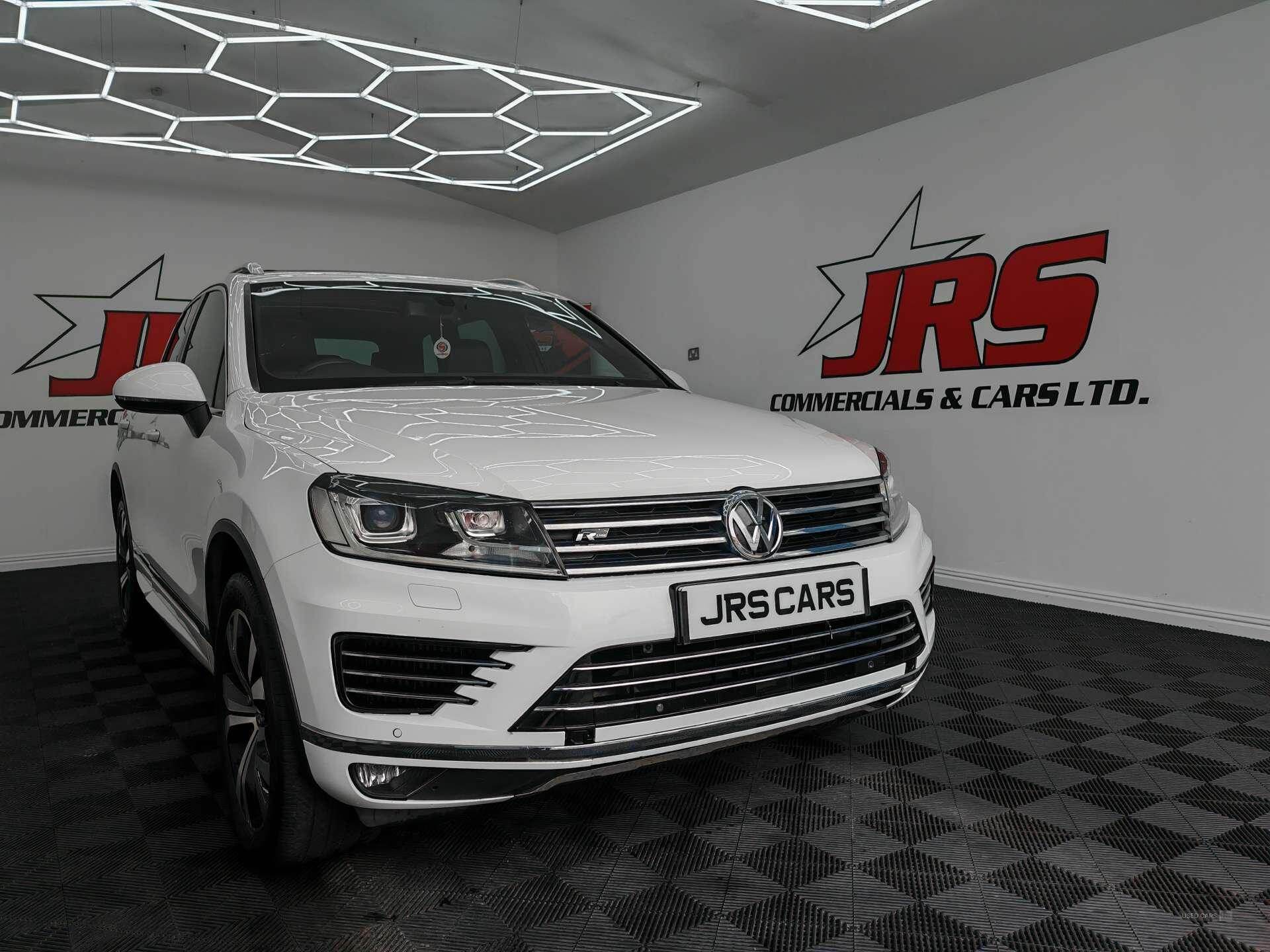 Feb 2016 Volkswagen Touareg 3.0 V6 TDI BlueMotion Tech 262 R-Line 5dr Tip Auto