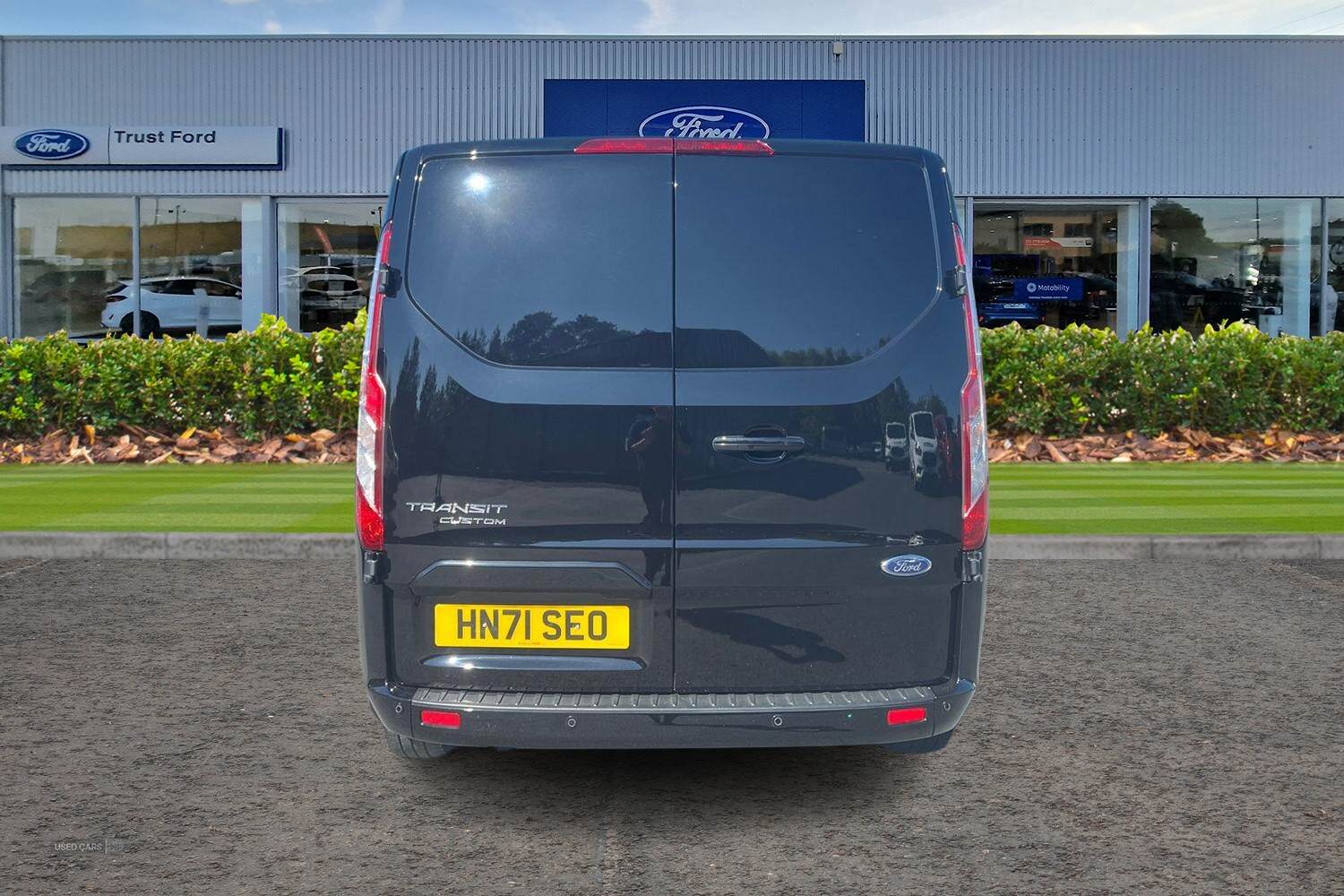 Oct 2021 Ford Transit Custom 2.0 EcoBlue 185ps Low Roof D/Cab Limited Van Auto