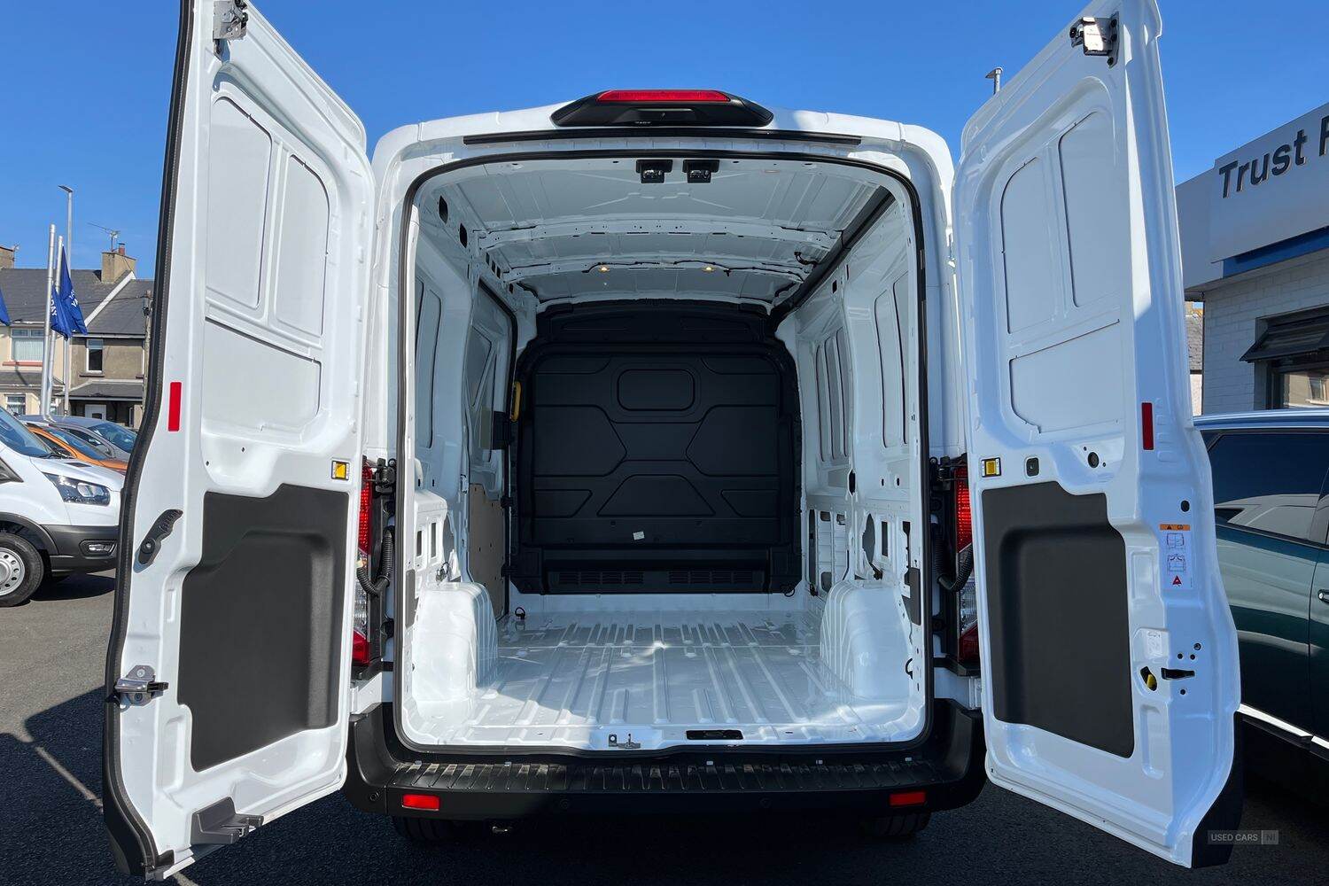 Nov 2024 Ford Transit 2.0 EcoBlue 165ps H2 Leader Van [DAP]