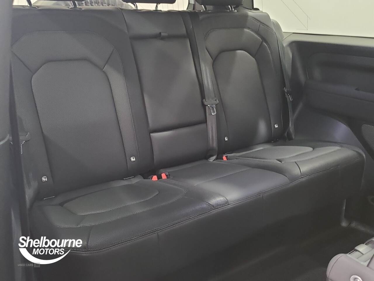 Mar 2023 Land Rover Defender 3.0 D250 X-Dynamic SE 90 3dr Auto
