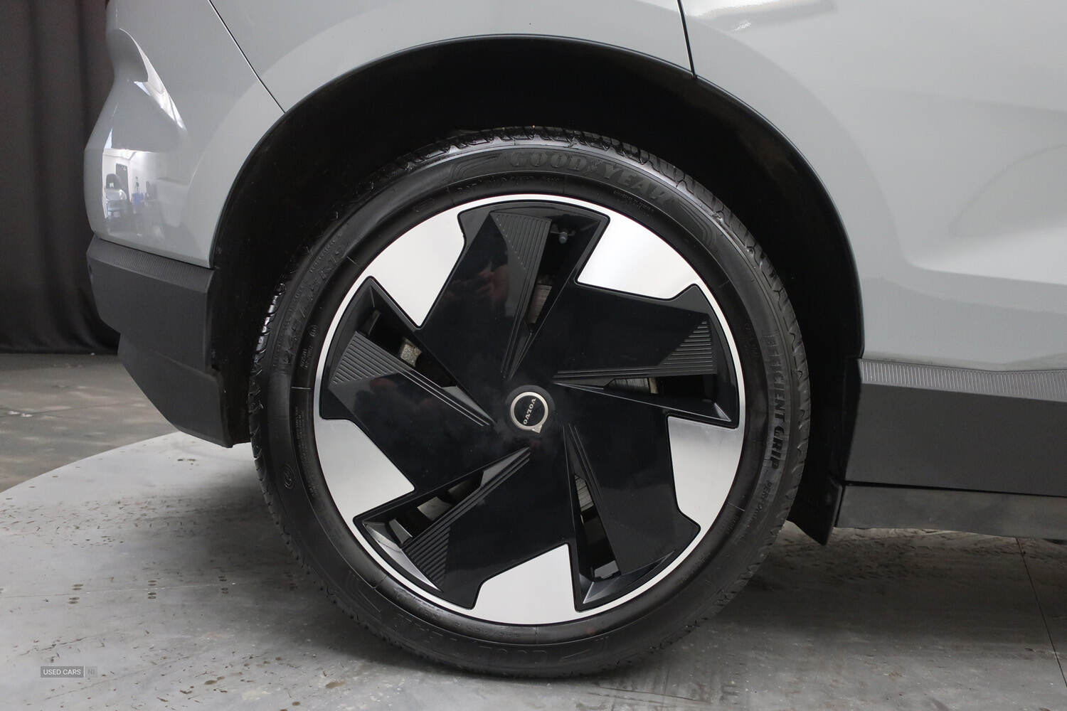 Mar 2024 Volvo EX30 200kW SM Extended Range Plus 69kWh 5dr Auto