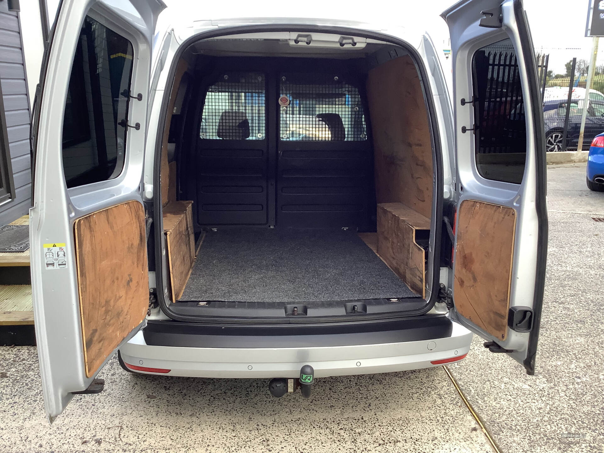 Volkswagen Caddy C20 DIESEL in Down