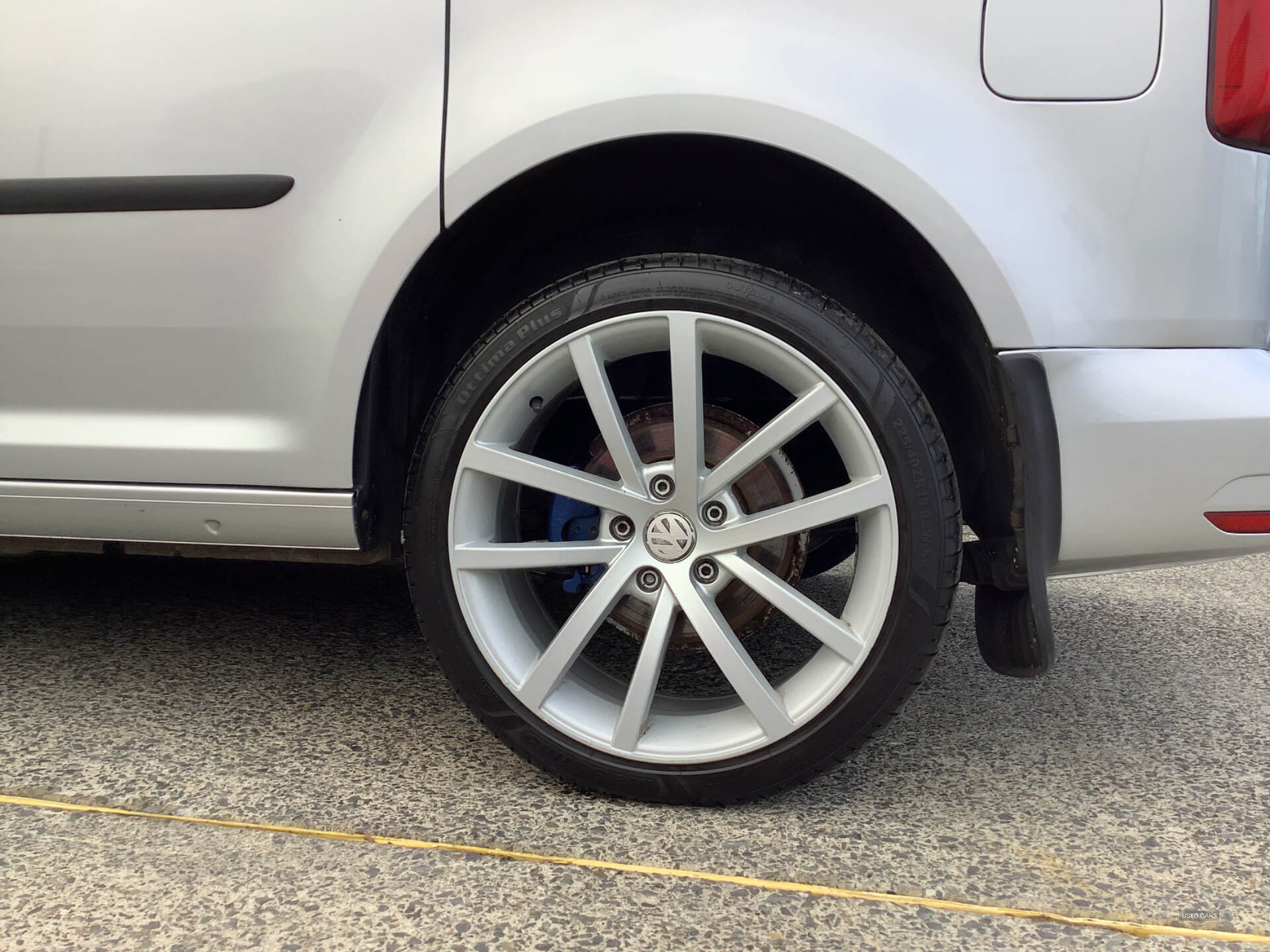 Volkswagen Caddy C20 DIESEL in Down
