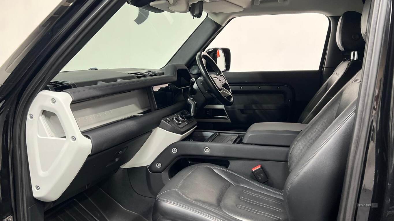 Mar 2021 Land Rover Defender 3.0 D250 SE 90 3dr Auto