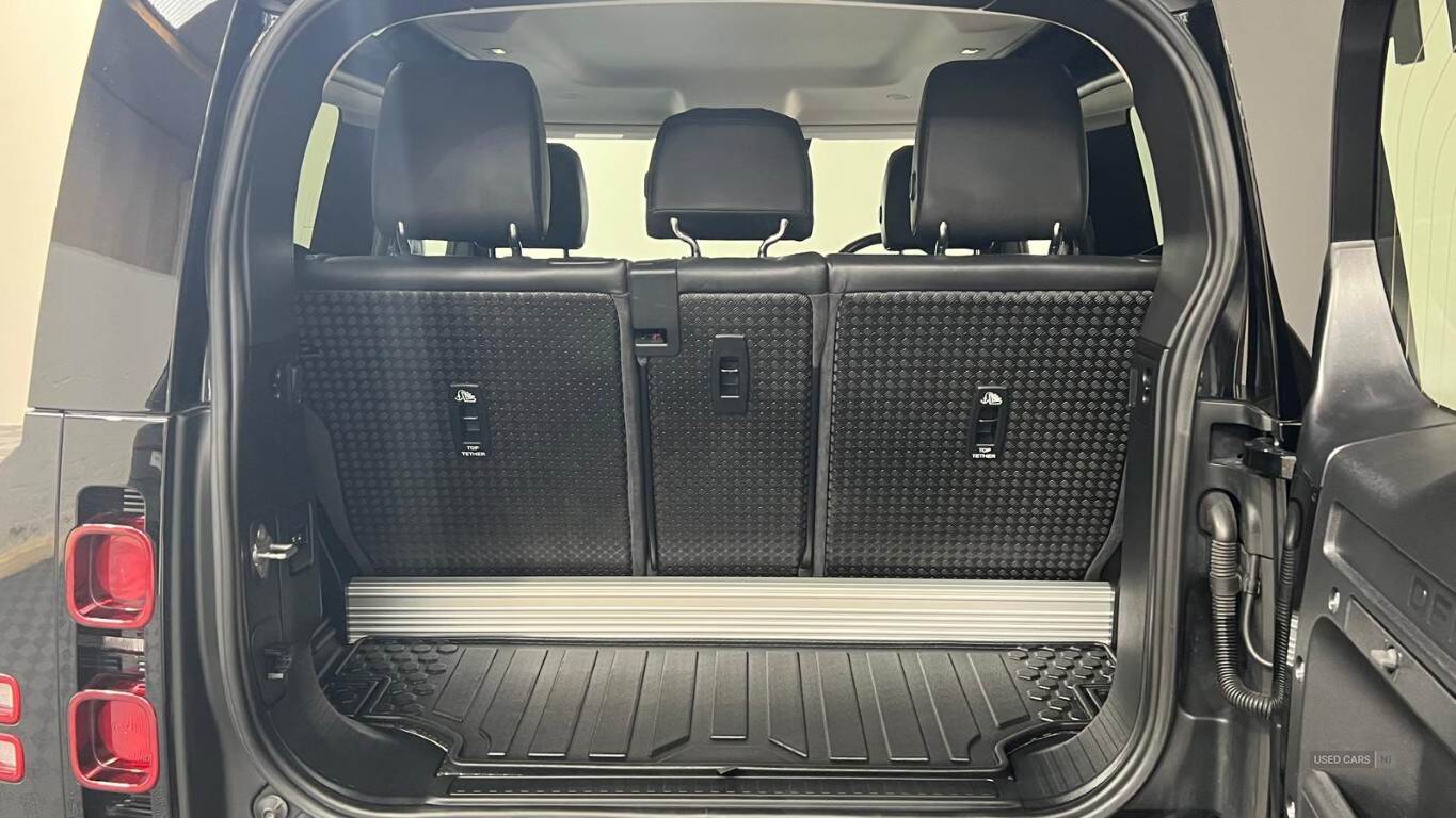 Mar 2021 Land Rover Defender 3.0 D250 SE 90 3dr Auto