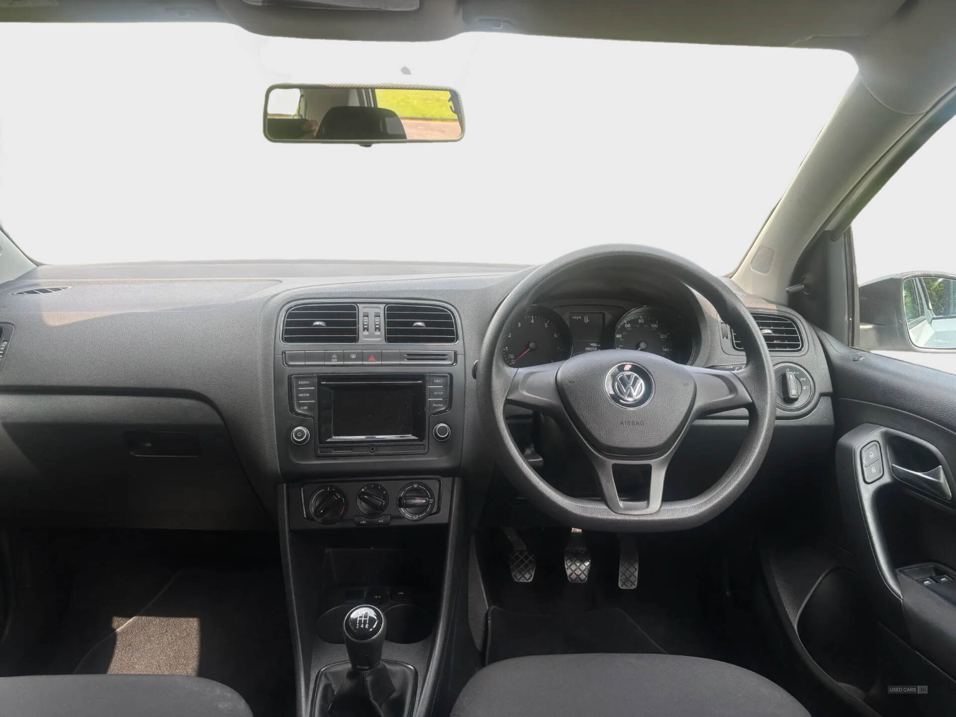Volkswagen Polo HATCHBACK in Down