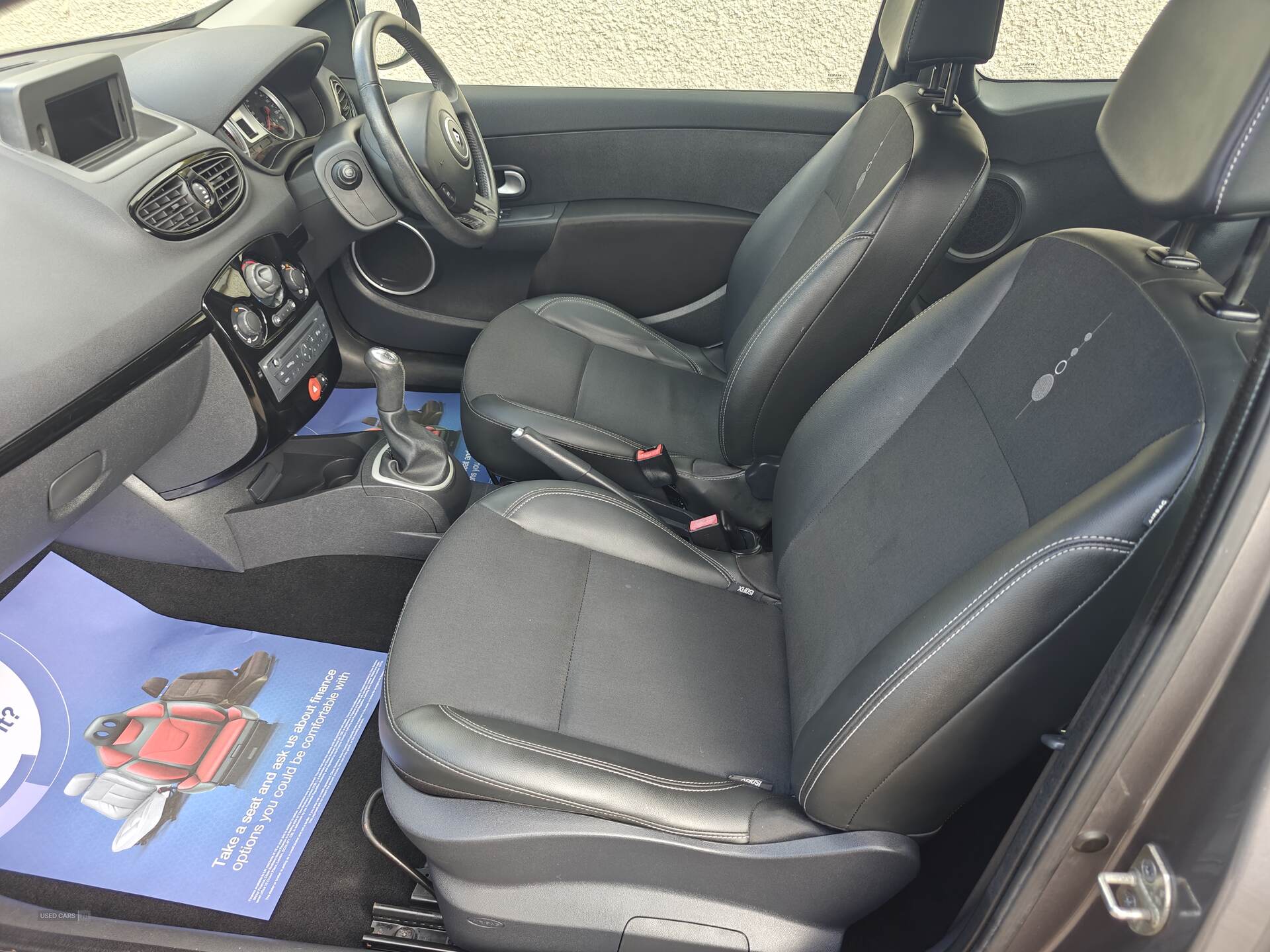 Sep 2011 Renault Clio 1.2 16V Dynamique TomTom 3dr