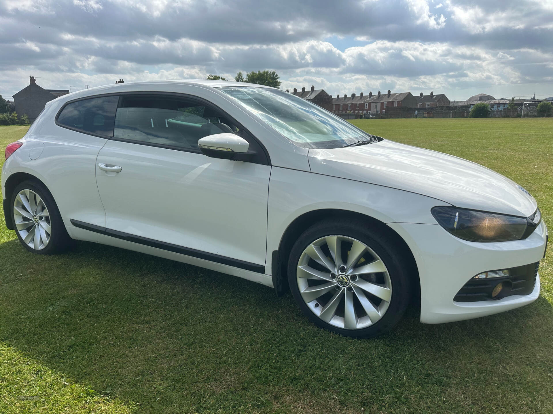 Jun 2013 Volkswagen Scirocco 2.0 TDi BlueMotion Tech 3dr DSG [Nav]