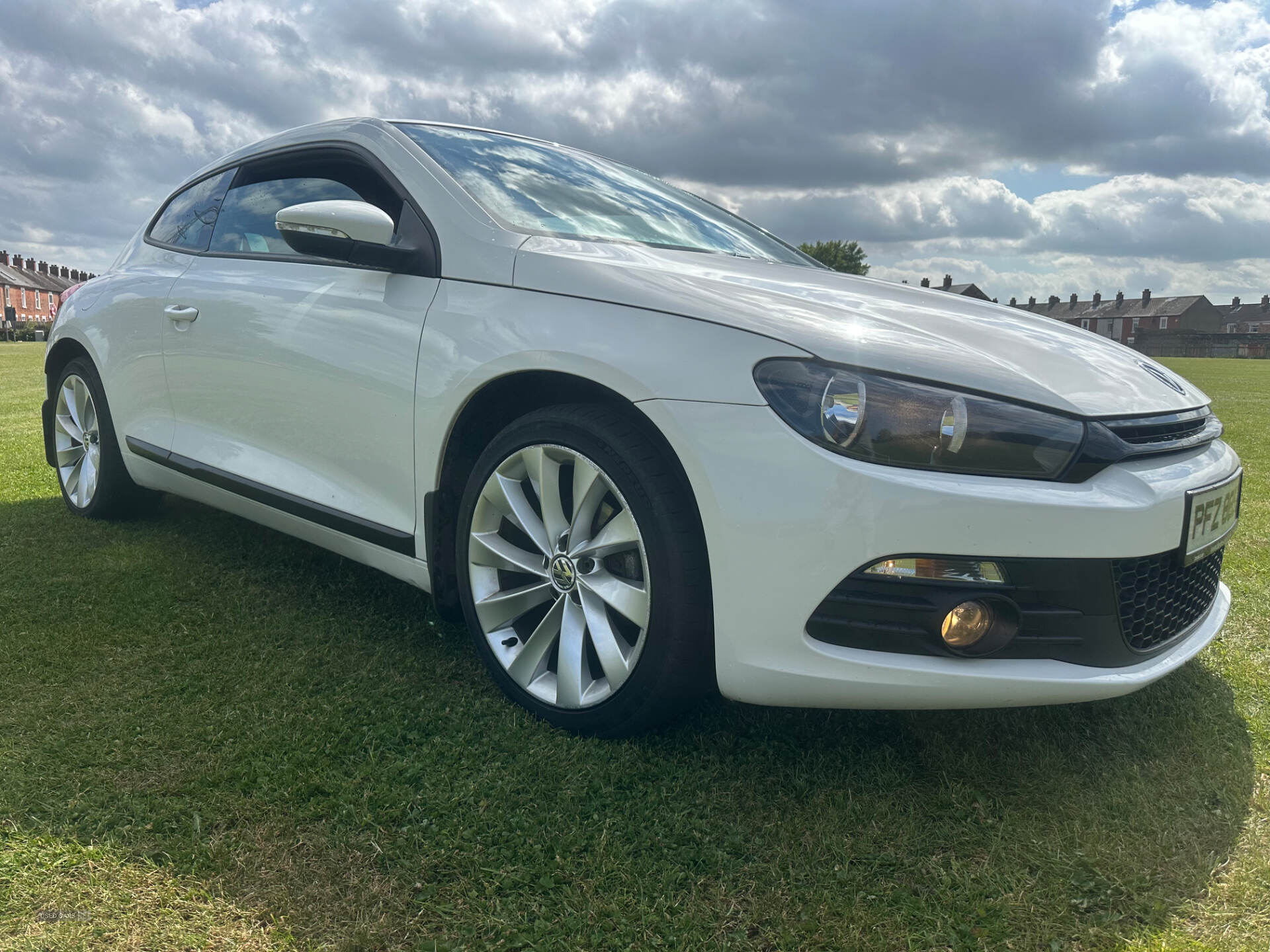 Jun 2013 Volkswagen Scirocco 2.0 TDi BlueMotion Tech 3dr DSG [Nav]