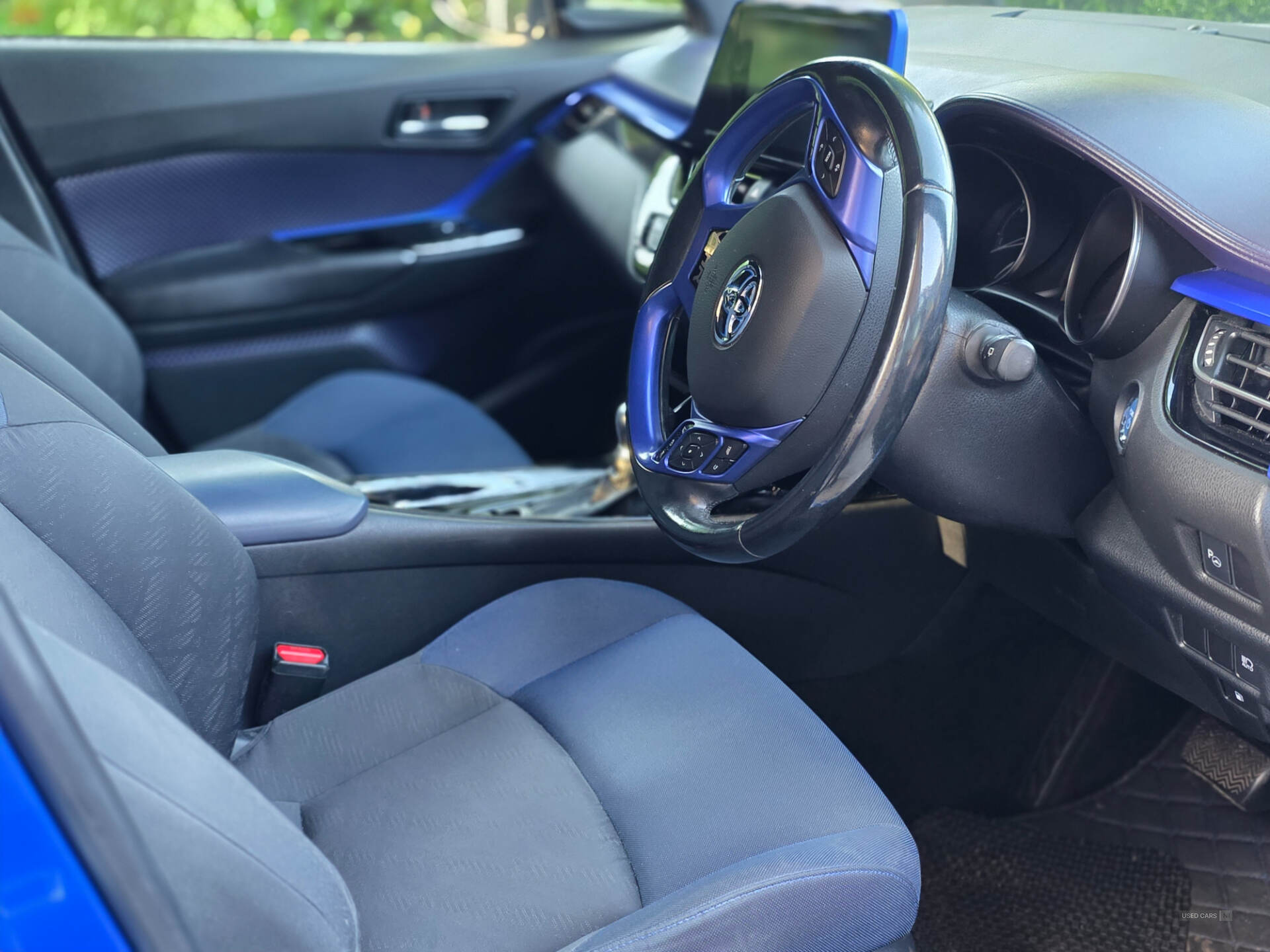 May 2017 Toyota C-HR 1.8 Hybrid Dynamic 5dr CVT