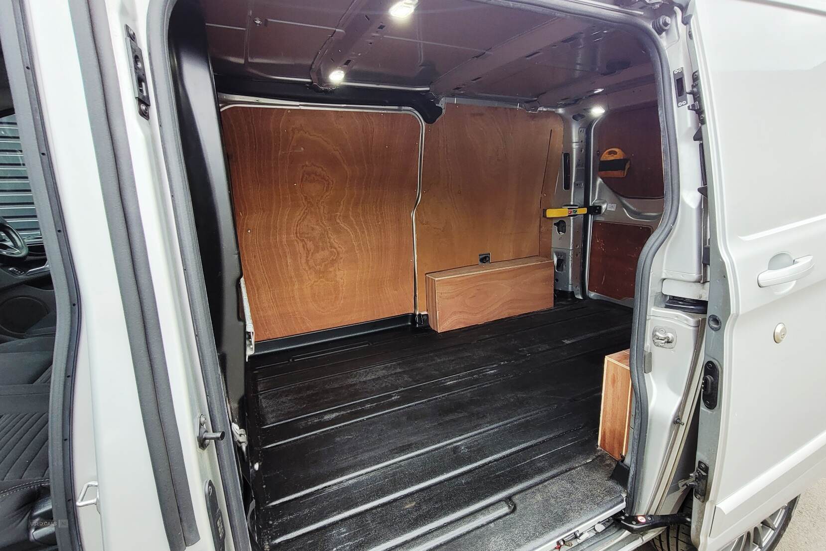Oct 2020 Ford Transit Custom 2.0 EcoBlue 130ps Low Roof Limited Van