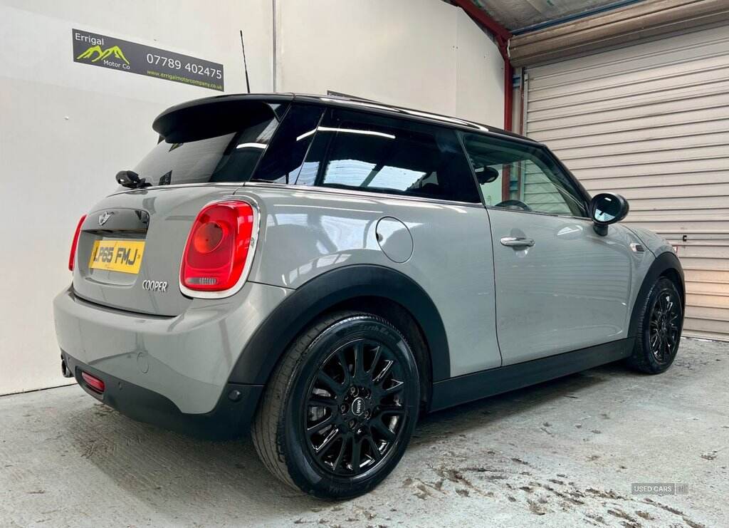 Feb 2016 MINI Hatch 1.5 Cooper 3dr Auto