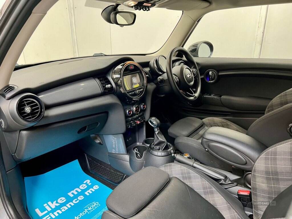 Feb 2016 MINI Hatch 1.5 Cooper 3dr Auto