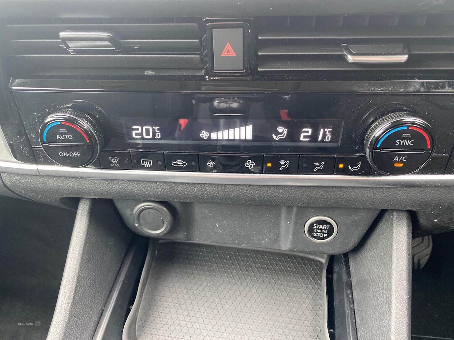 Apr 2022 Nissan Qashqai 1.3 Dig-T Mh Acenta Premium 5Dr