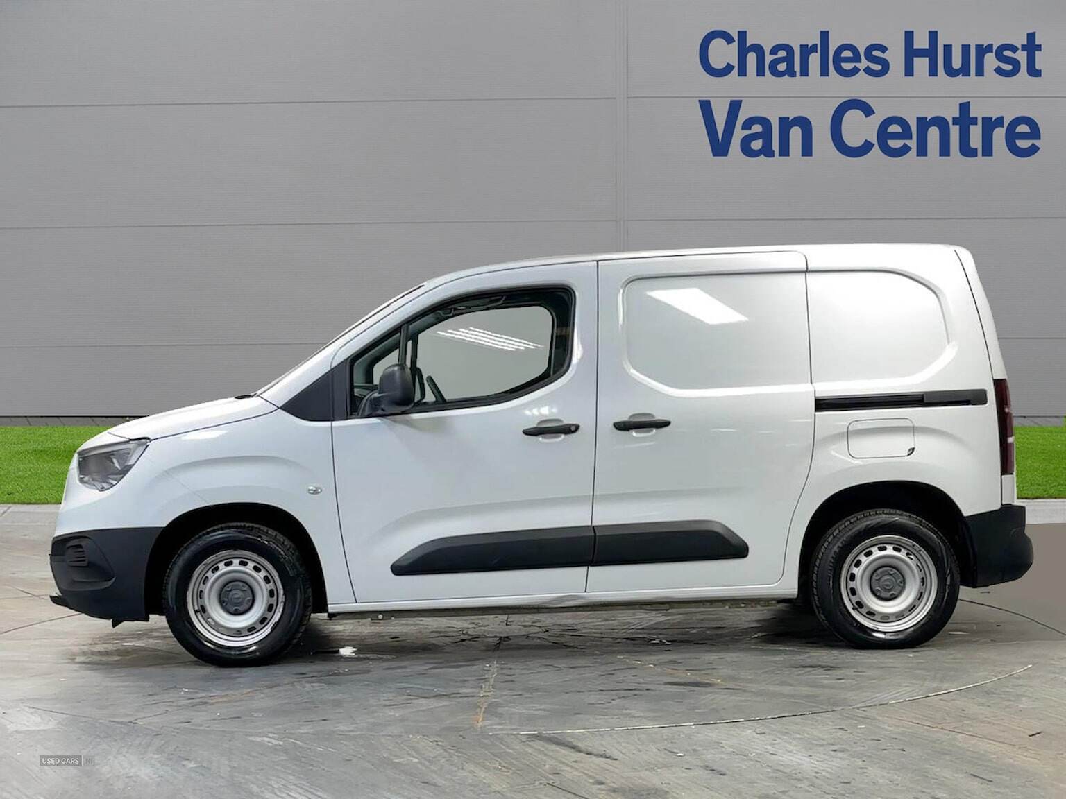 Sep 2022 Vauxhall Combo CARGO 2000 1.5 Turbo D 100Ps H1 Dynamic Van [6 Speed]