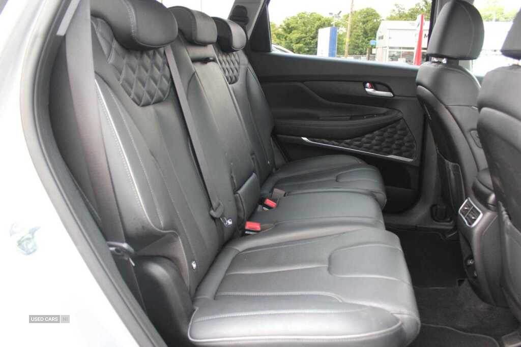 Apr 2022 Hyundai Santa Fe 1.6 TGDi Hybrid Premium 5dr Auto