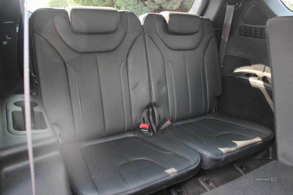 Apr 2022 Hyundai Santa Fe 1.6 TGDi Hybrid Premium 5dr Auto
