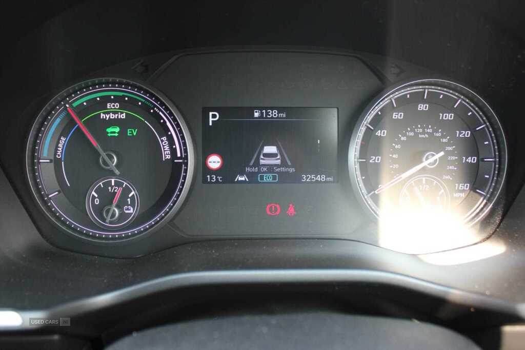 Apr 2022 Hyundai Santa Fe 1.6 TGDi Hybrid Premium 5dr Auto